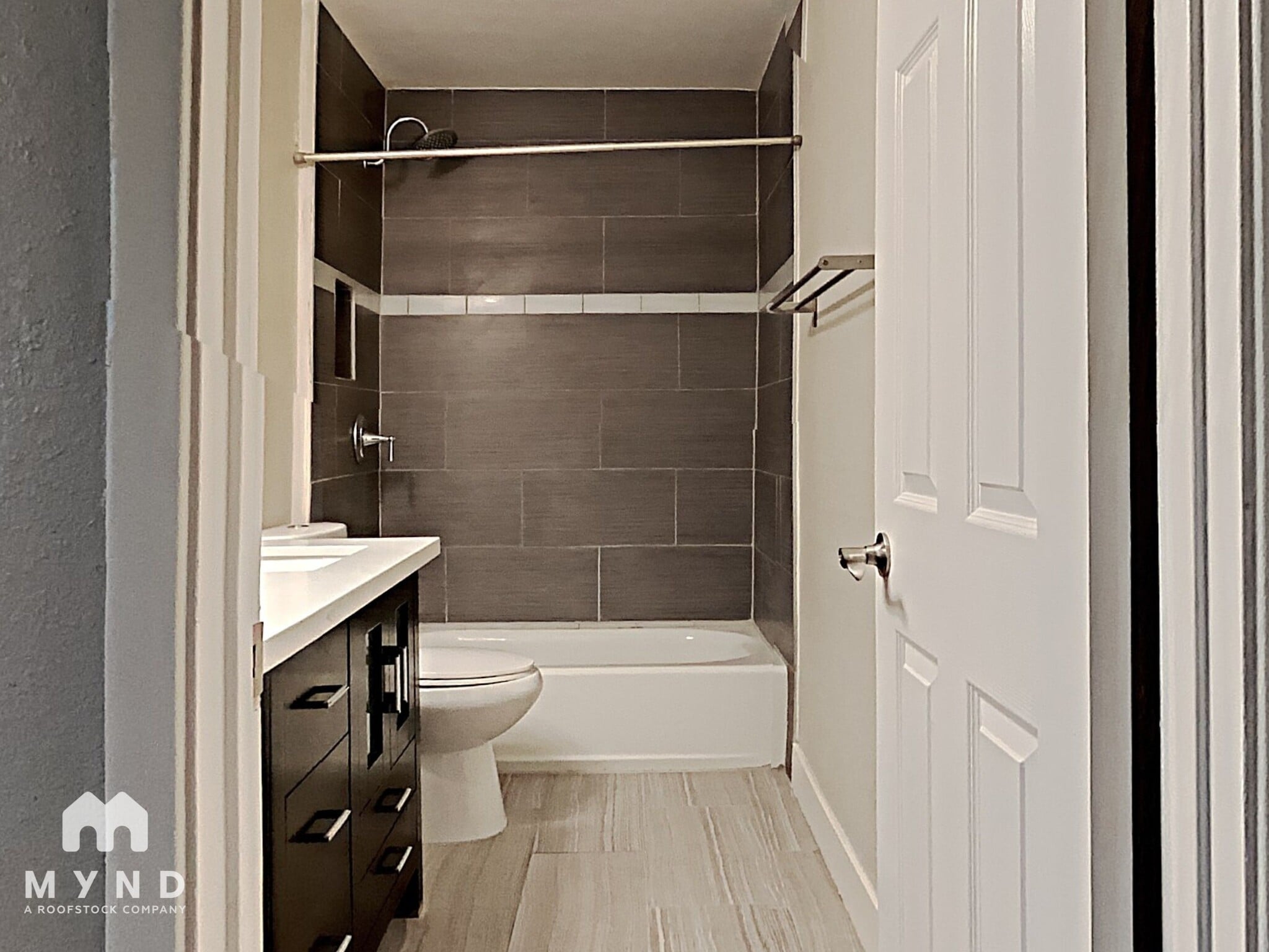 Building Photo - 8243 E Thomas Rd