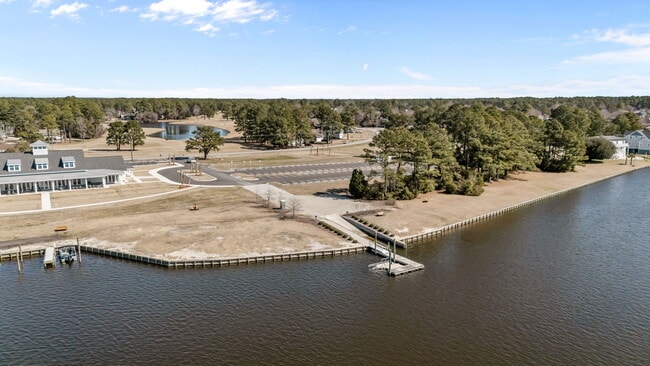 Building Photo - 6115 Gondolier Dr