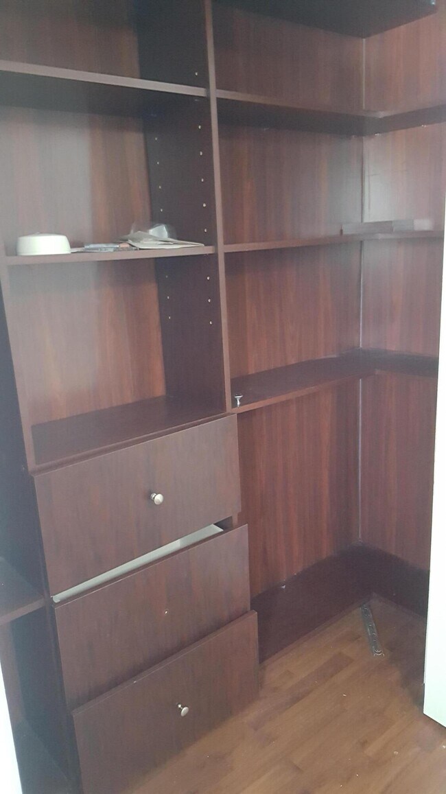 Building Photo - 421 NE 1st St