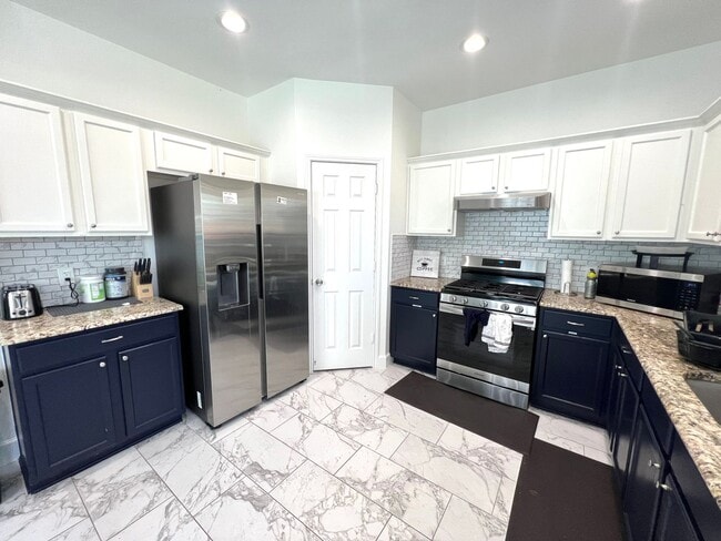 Building Photo - 3 Bedroom 2.5 Bath 1 Single Family Home for Rent in Cambridge Heights Area of Round Rock, Texas, ...