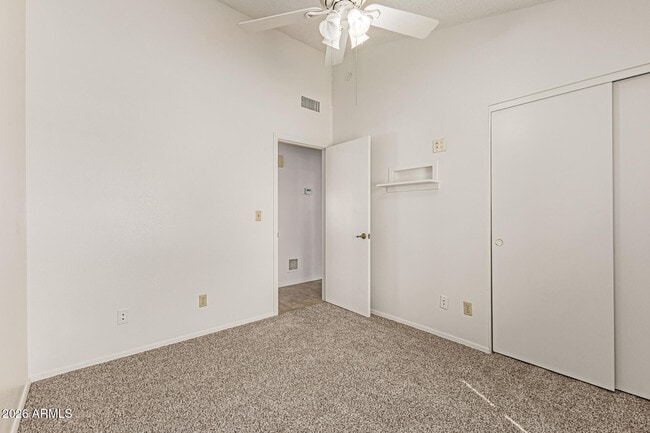 Building Photo - 8820 W Alice Ave