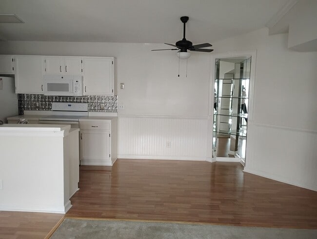 Building Photo - Southbridge VI Unit 2268K