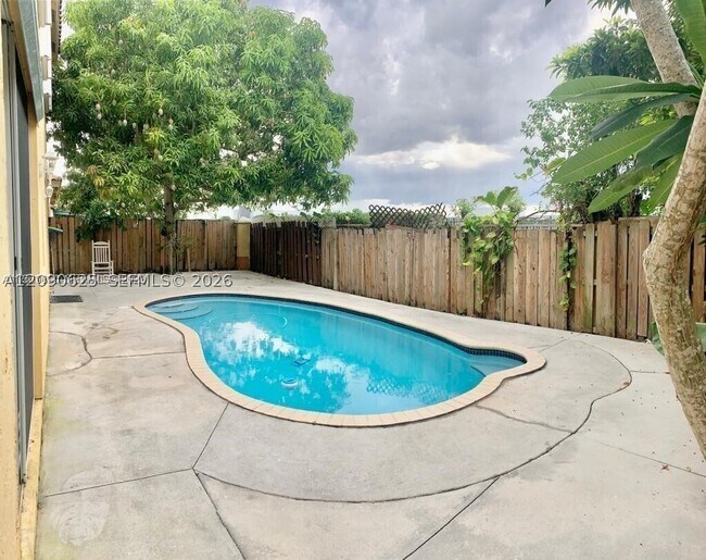Building Photo - 15809 SW 60th Terrace