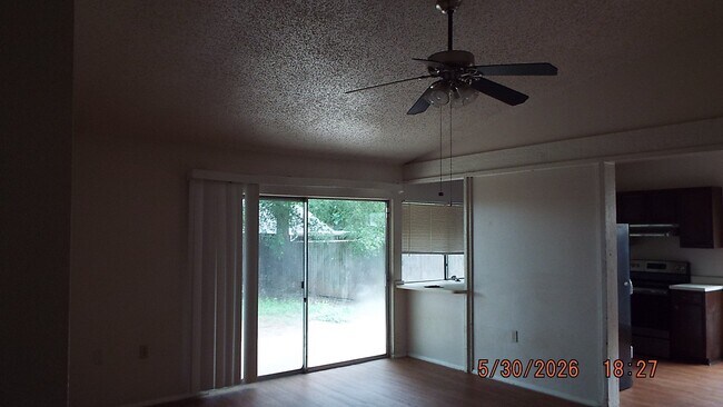 Building Photo - 7810 Lazy Forest Dr