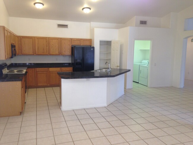 Building Photo - Chandler 4 Bed, 2 Bath Single Level Home w...