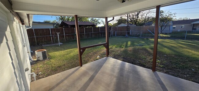 Building Photo - 1729 Sherrye Dr