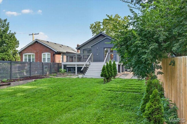 Building Photo - 7122 Nashville Ave