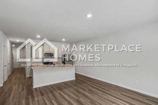 Building Photo - 280 Oakwood Dr NW