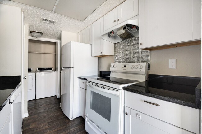 Building Photo - 3623 W Northgate Dr