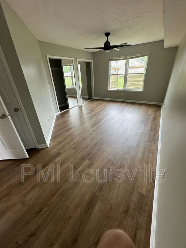 Building Photo - 4007 Mimosa View Dr