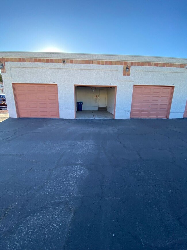 Building Photo - Americana Property Mgmt - Condo 2b - 2b in...