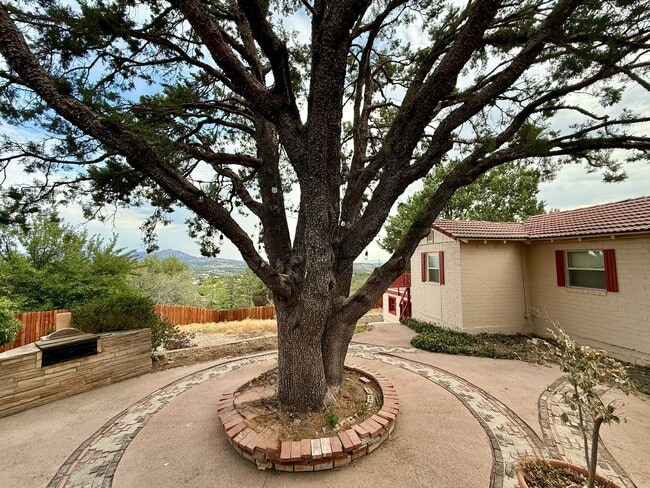 Building Photo - Million-Dollar Views of Granite Mountain &...