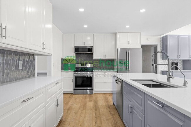 Building Photo - 948 Forest Lakes Cir