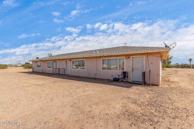 Building Photo - 4015 N Montezuma Dr