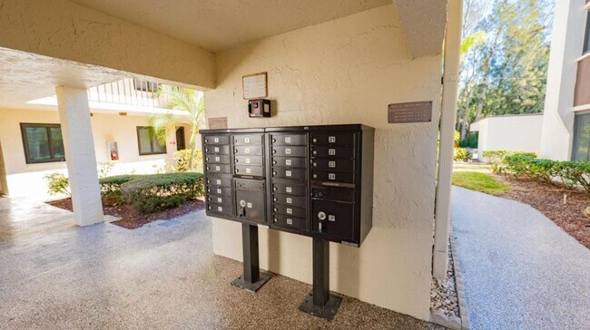 Building Photo - 2211 Belleair Rd