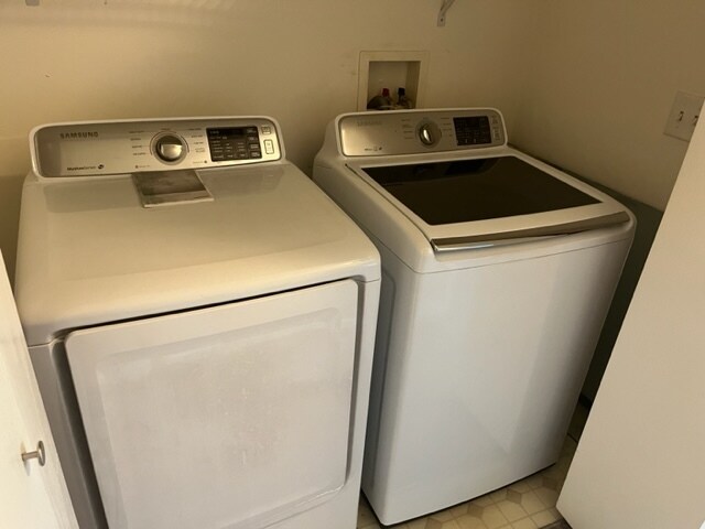 Building Photo - 1234 Crystal Pl E