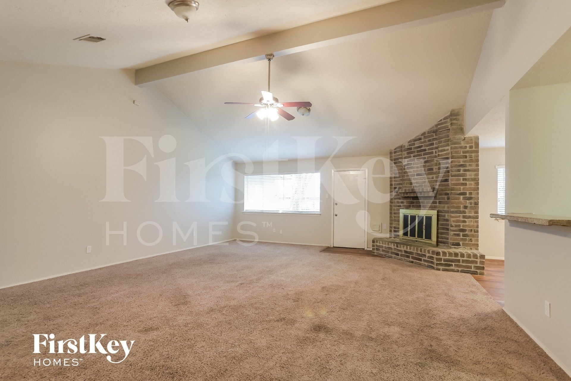 Building Photo - 2026 Summer Pl Dr