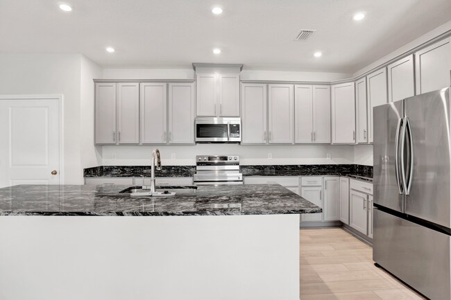 Building Photo - Spacious 4 bed cul-de-sac home in Bellview