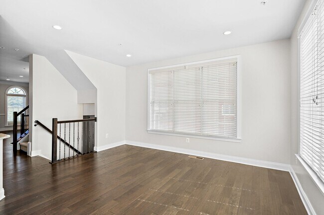 Building Photo - 2542 Cherry Tree Rd