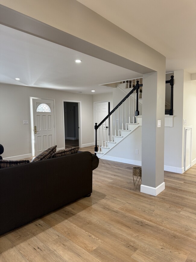 Building Photo - 6758 Vinalhaven Ct