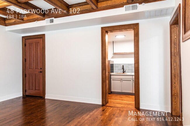 Building Photo - 48 Parkwood Ave