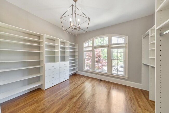 Building Photo - 11180 W Rd