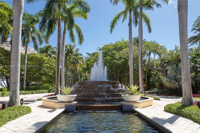 Building Photo - 731 Crandon Blvd