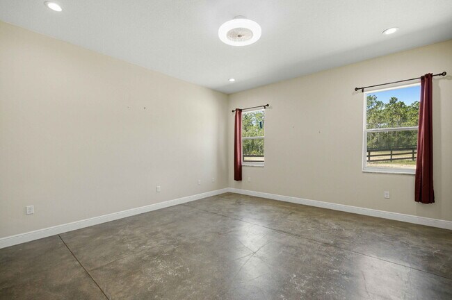 Building Photo - Country Living with Modern Convenience!