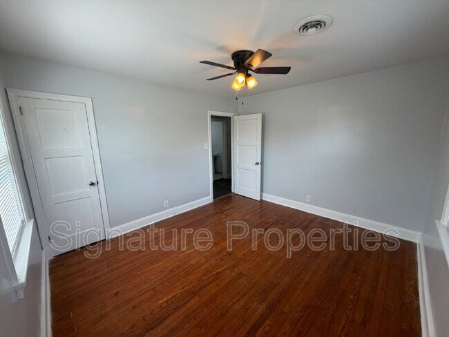 Building Photo - 2411 Carlisle Ave