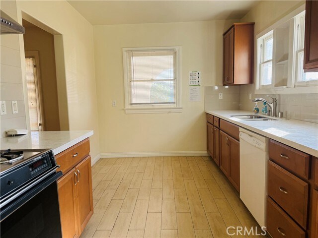 Building Photo - 5717 Alessandro Ave