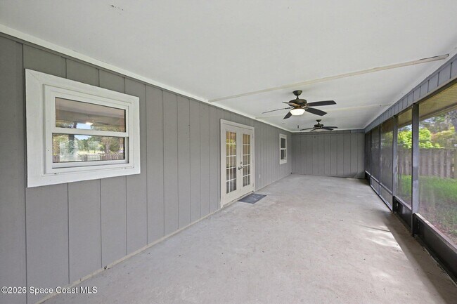 Building Photo - 1242 Laconia St
