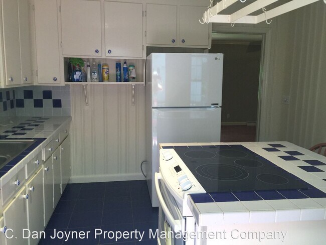 Building Photo - 3 br, 2 bath House - 228 W. Hillcrest Drive