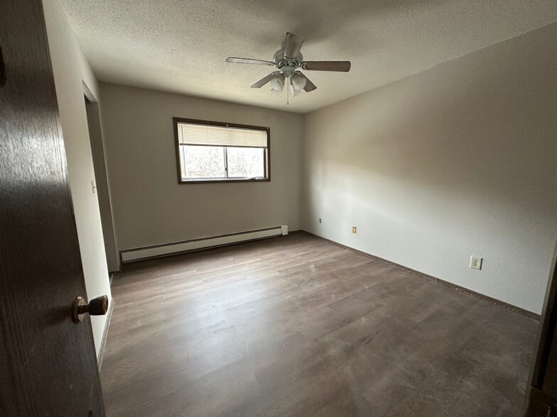 Building Photo - 711 Meadow Ln Ct