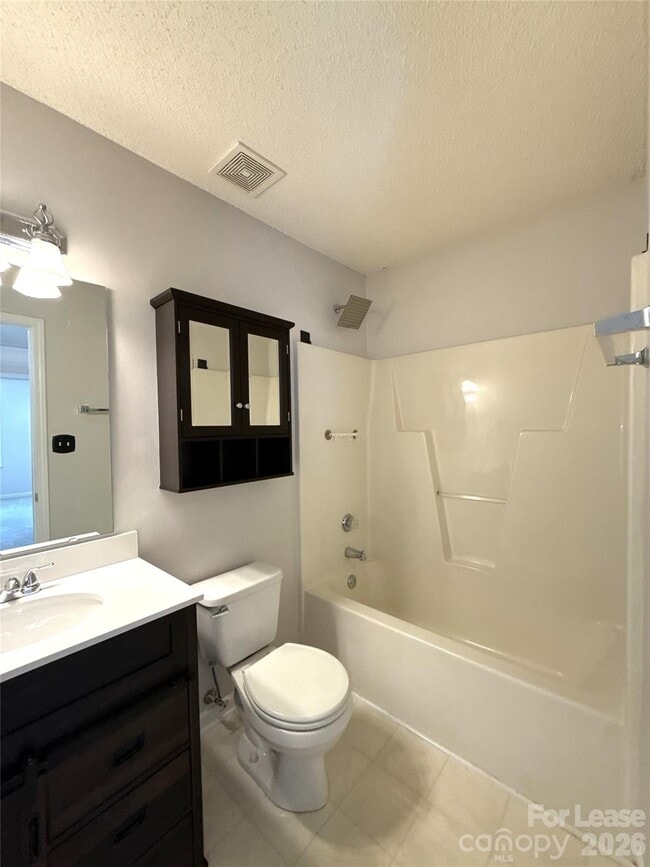 Building Photo - 14504 John Beck Dr