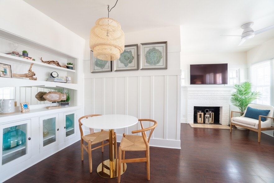 Building Photo - 2920 Manhattan Ave