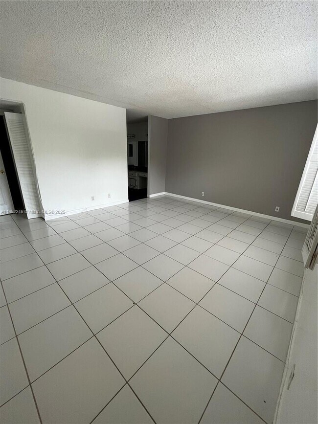 Building Photo - 3360 Spanish Moss Terrace