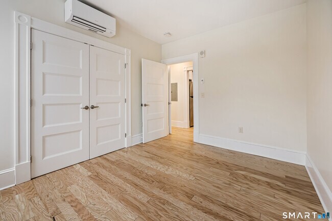 Building Photo - 1355 Main St