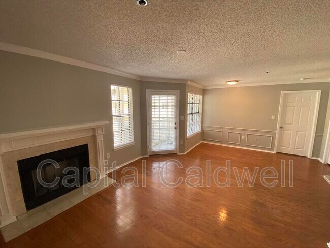 Building Photo - 1000 W Horatio St