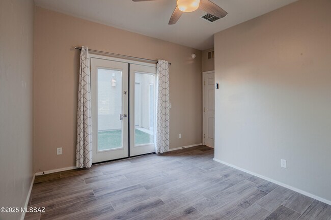 Building Photo - 6161 N Placita San Agustin