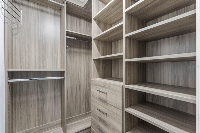 Building Photo - 2351 Westminster Ct