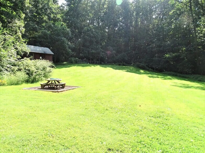 Building Photo - 4632 New Holland Rd