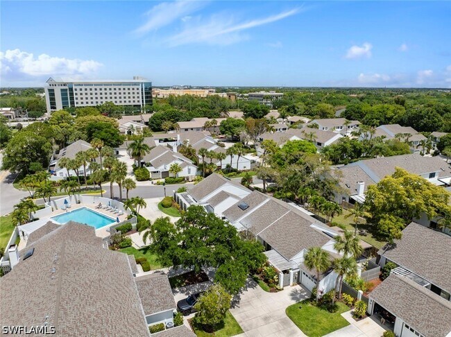 Building Photo - 879 Meadowland Dr