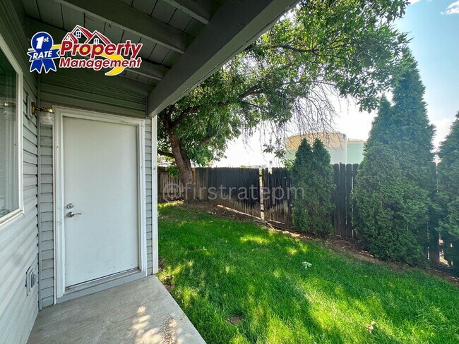 Building Photo - 4876 W Blodgett Ln