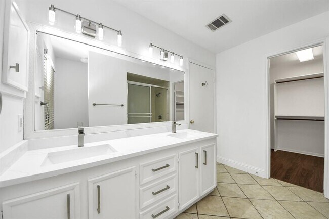 Building Photo - 11415 Ella Lee Dr