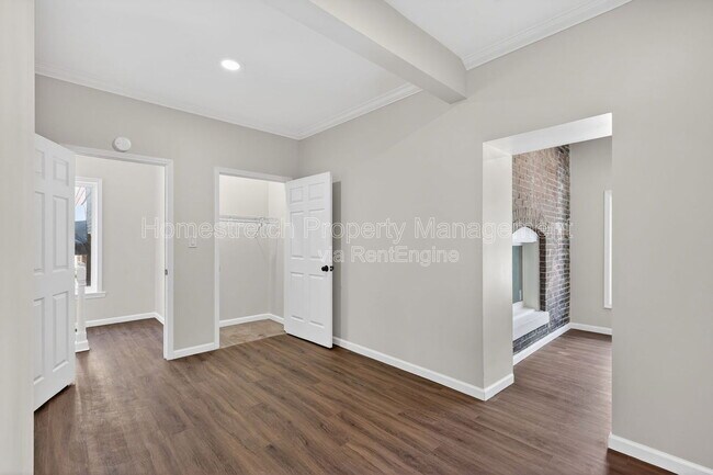 Building Photo - 4561 Laclede Ave