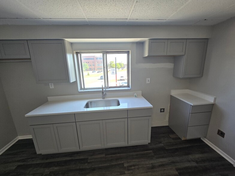 Building Photo - 27415 Gratiot Ave