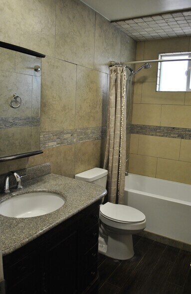 Building Photo - 2203 Voorhees Ave