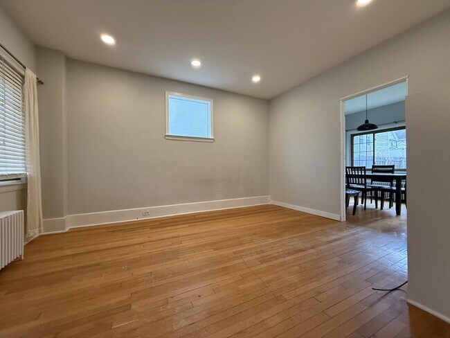 Building Photo - 49 S Allen St