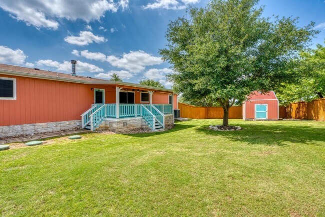 Building Photo - 826 Sandy Mountain Dr