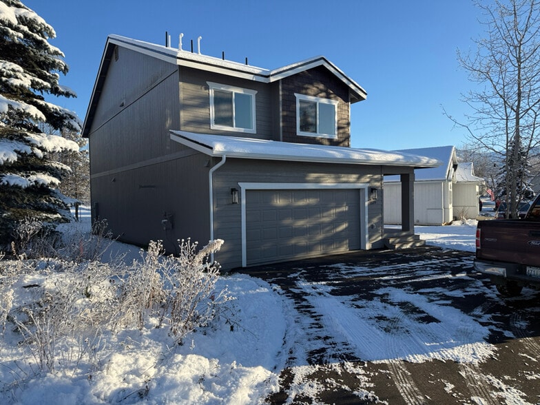 Primary Photo - 2527 Wesleyan Dr